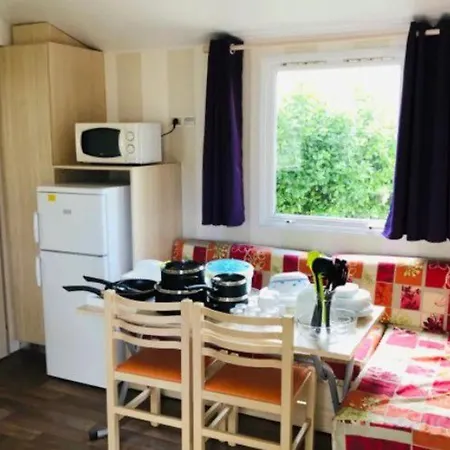 Campeggio Mobil-Home 28M² Avec Terrasse Pour 4 Personnes - Api-1-52-413 Massillargues-Attuech