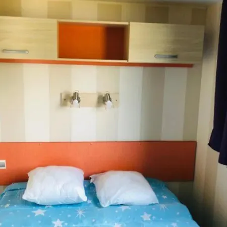 Campingplads Mobil-home 28m² Avec Terrasse Pour 4 Personnes - Api-1-52-413